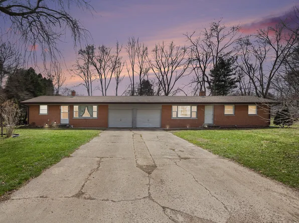 4710 E Hillcrest Dr, Berrien Springs, MI 49103