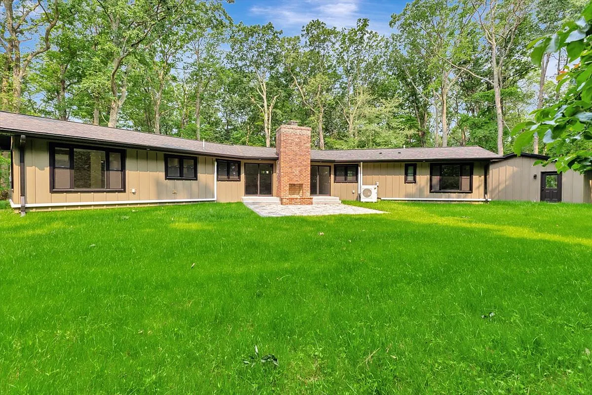 3 bed, 2100 sqft, $3,750 — Photo 4