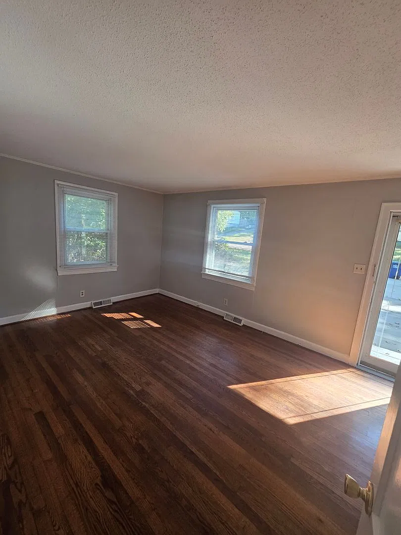 161 Edgewood Circle — Photo 2