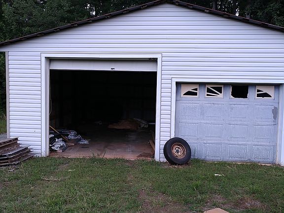 Garage & workshop