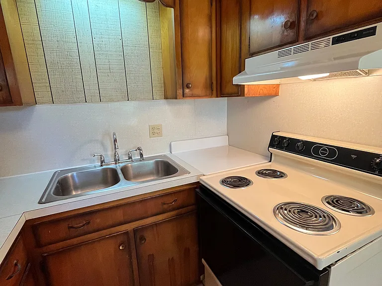 Apartment Heights — Photo 38