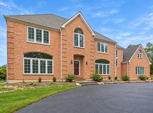 122 Deepwood Rd, Barrington, IL 60010