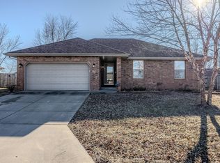 806 E Waterford Blvd, Ozark, MO 65721