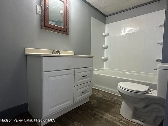 3rd image of 39 Old Mountain Road