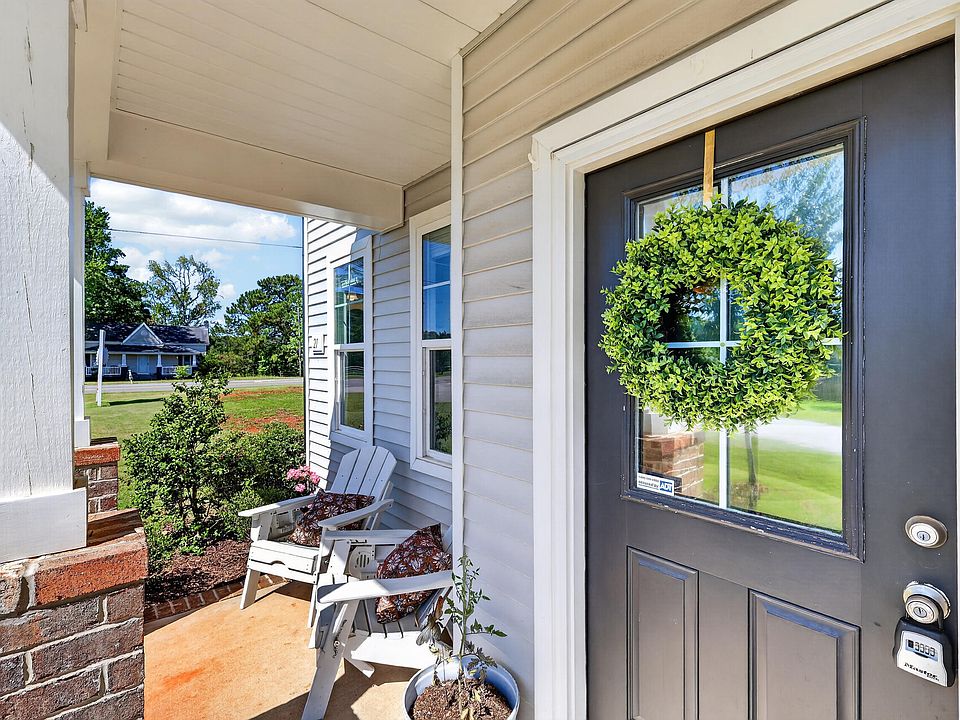 1st image of 21 Longbow Dr