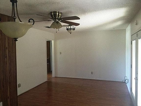 4th image of 108 Shiela Ct