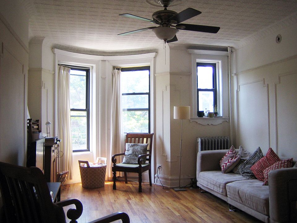 2nd image of 715 Carroll St APT 2R