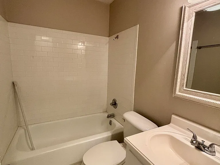 2218 Woodside Dr — Photo 11