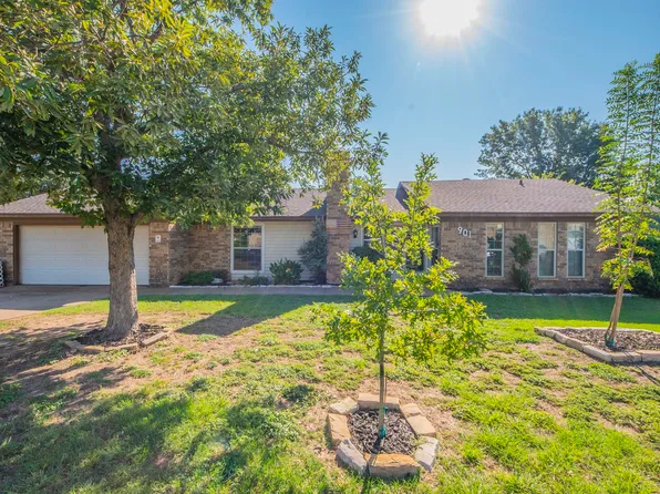 901 Cottonwood Trl, Benbrook, TX 76126