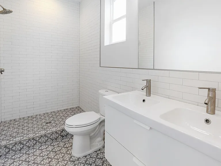 2066 Roselawn St — Photo 9