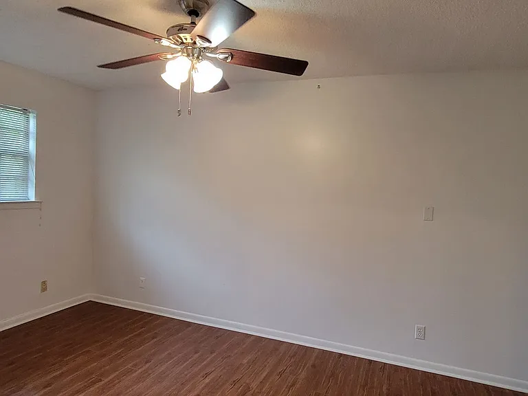 644 Kings Towne Pl — Photo 14