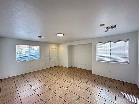 4th image of 10452 Mihela Ave