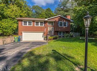 107 Gregory Ln, Lexington, IL