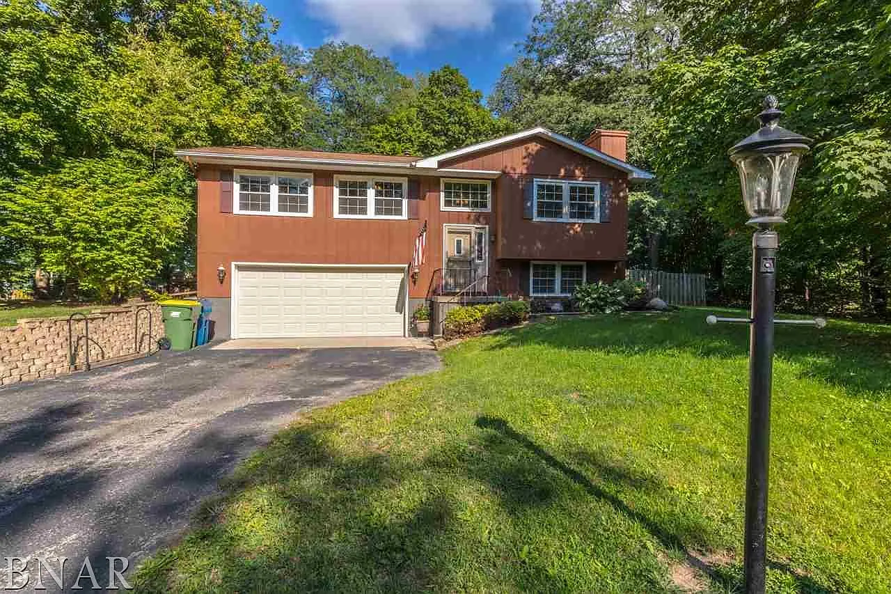 107 Gregory Ln photo 1