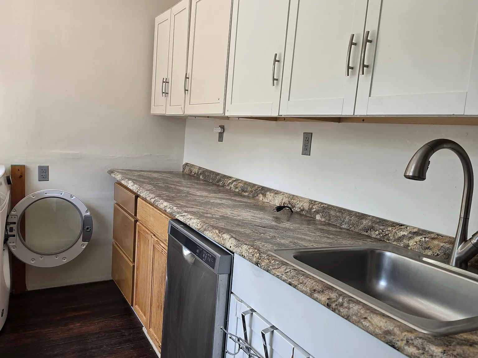 4 bed, 1800 sqft, $3,600 — Photo 2