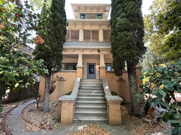 1123 W St, Sacramento, CA 95818