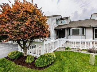 128 Summerhaven Dr S, East Syracuse, NY 13057
