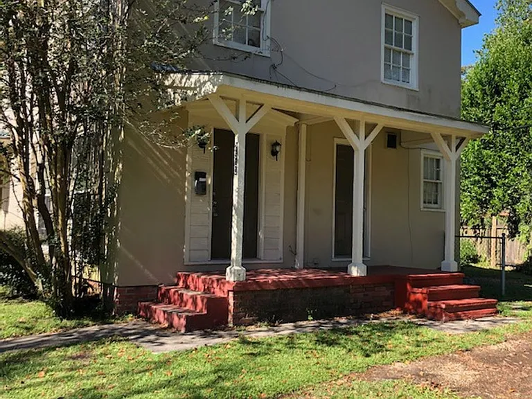2525 Olive St — Photo 2