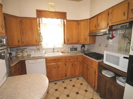 Sold by Fillmore | media 12