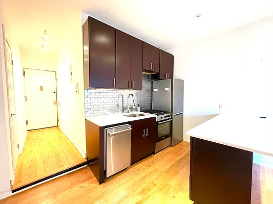 Rented by R New York | media 4