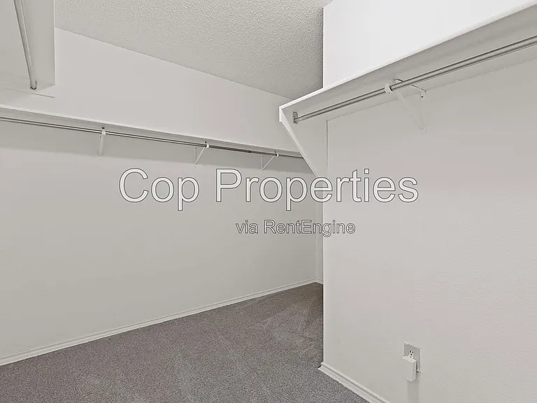 8118 Stagwood Hl — Photo 27