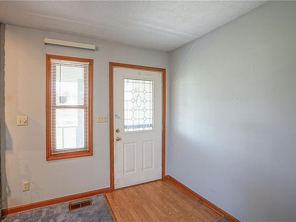 2nd image of 1317 Buckley Ct