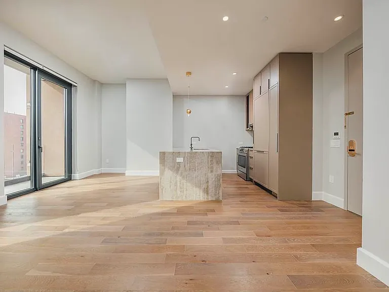 262 9th St #Penthouse 801 — Photo 1