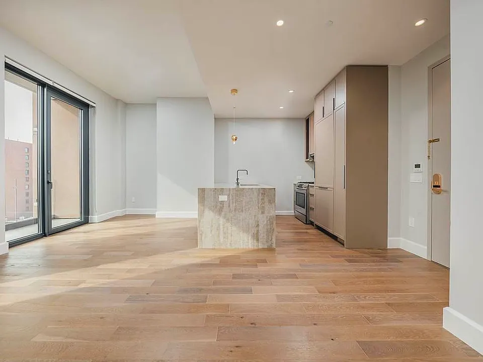 262 9th St #Penthouse 801