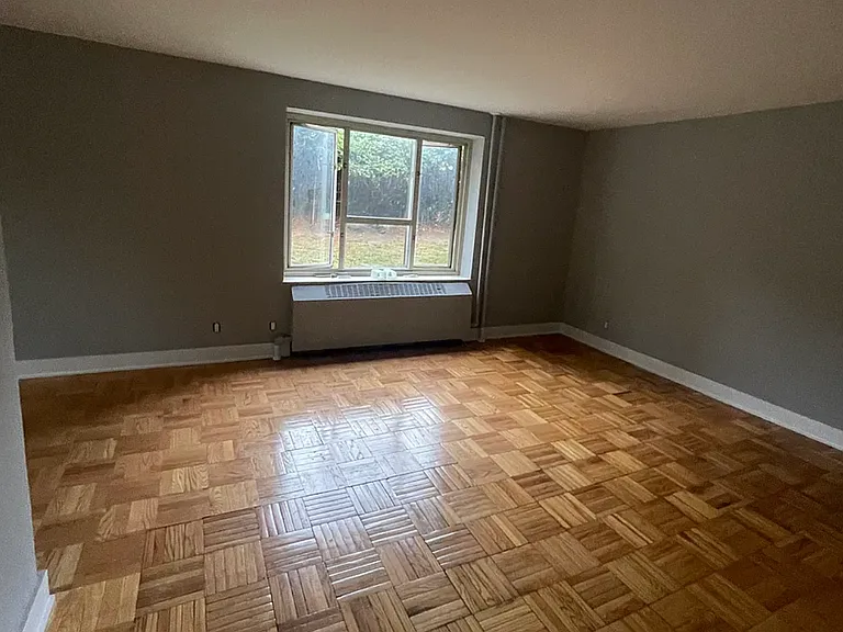 73-72 197th St #1B — Photo 3
