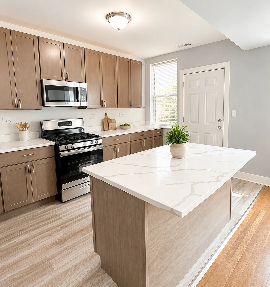 3 bed, $1,900 — Photo 2