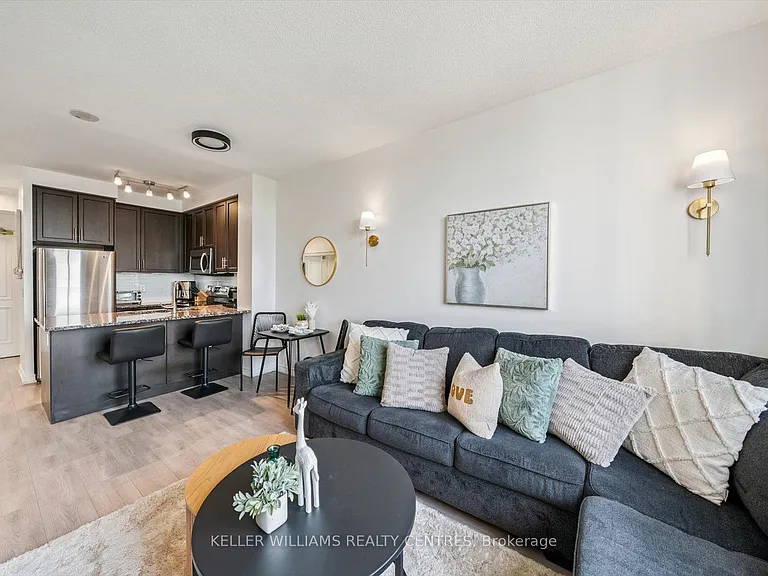 9245 Jane St #902 — Photo 6