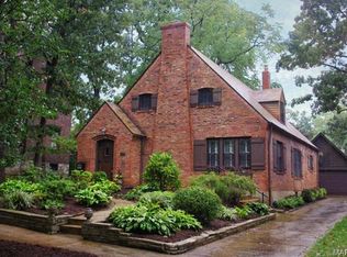 7445 Stratford Ave, University City, MO
