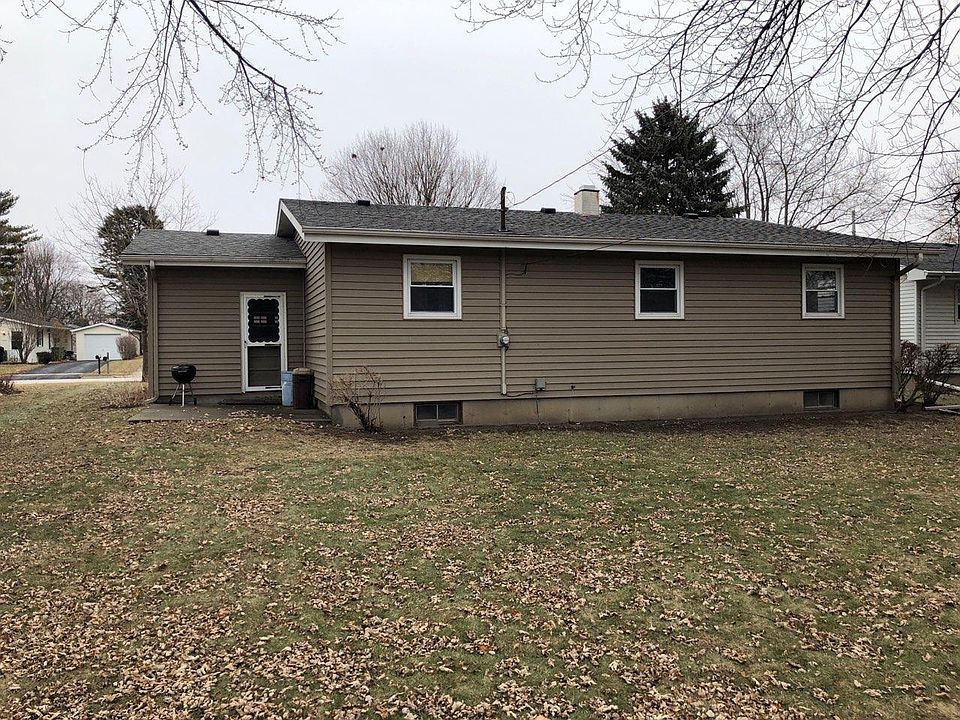 2nd image of 1525 Oak Ln