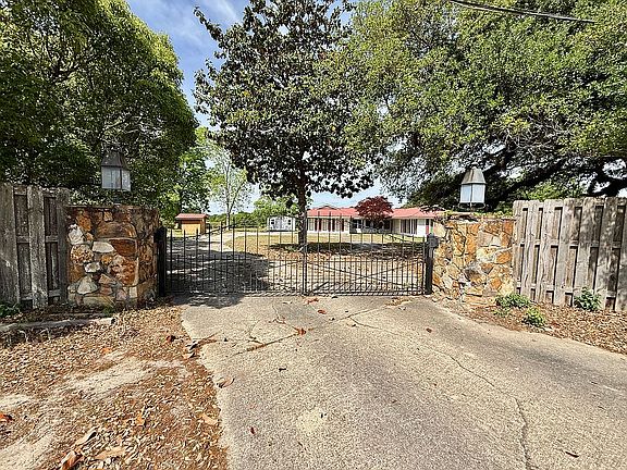 2nd image of 6296 Cottonwood Rd
