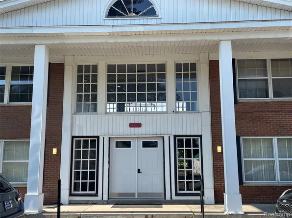 25301 Five Mile Rd APT 230, Redford, MI 48239