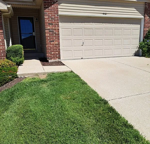 418 Willott Square Dr — Photo 2