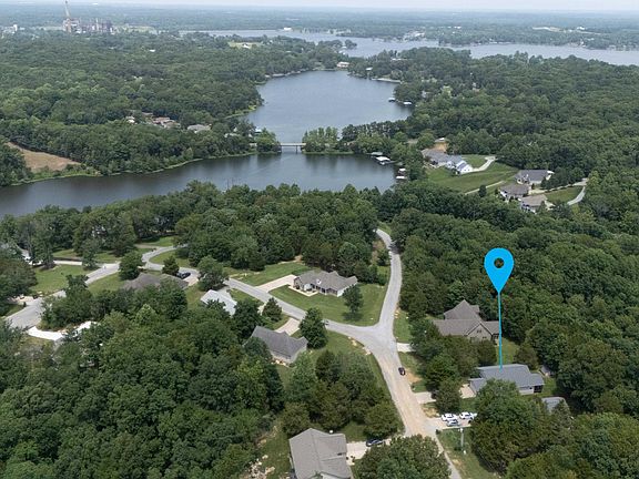 2nd image of 780 Luxor Landing Rd