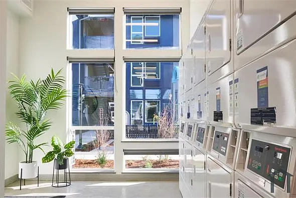 208 SE 148th Ave — Photo 5