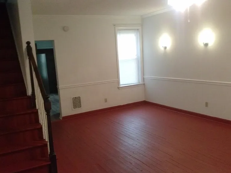 418 W Lincoln Hwy — Photo 2