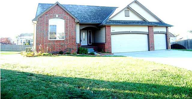 1st image of 1019 E Hawthorne Ct
