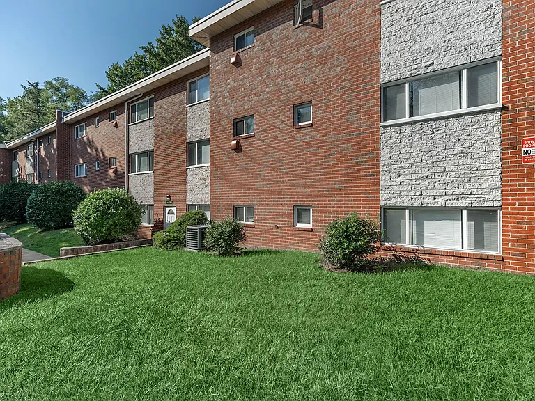 6120 Fairdel Ave — Photo 9