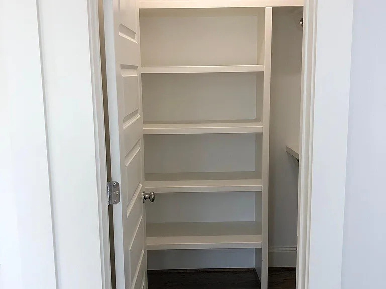2121 Roslyn Ave — Photo 37
