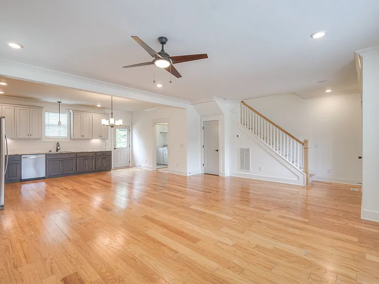 2404A Middle St — Photo 4