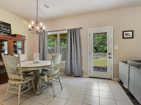 4th image of 23414 Conifer Dr