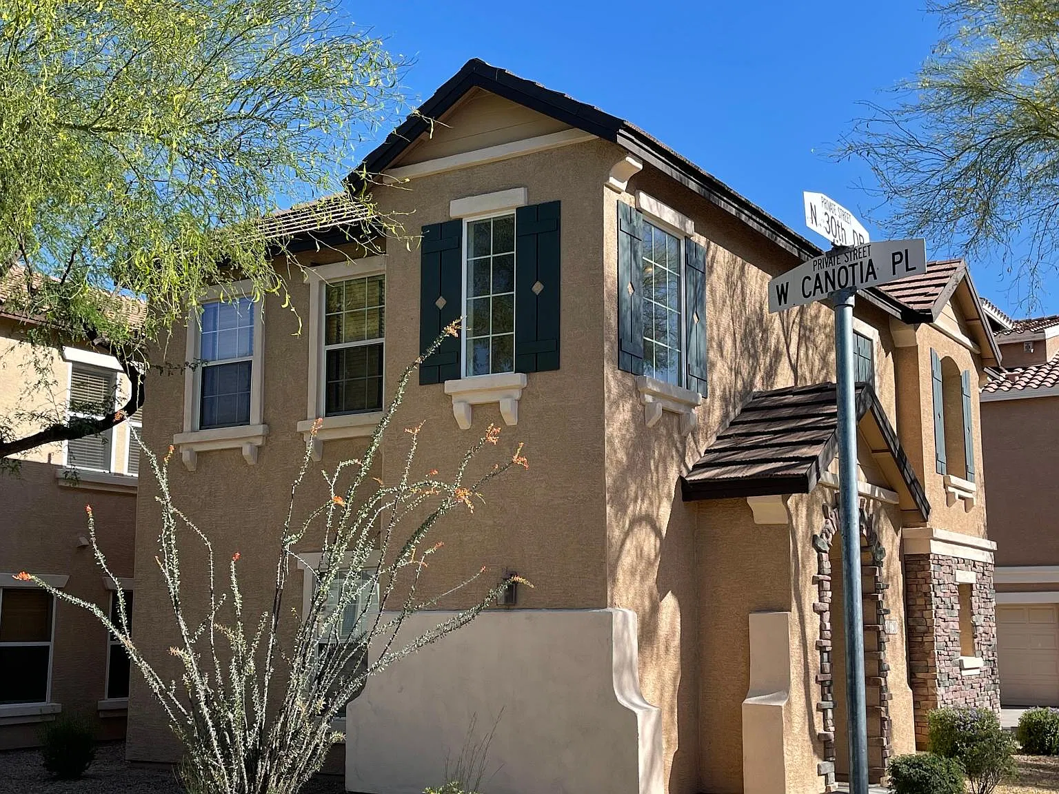 3 bed, 1100 sqft, $1,900 — Photo 2