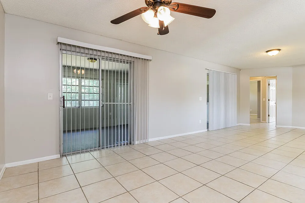 3 bed, 2.0 bath, 1842 sqft, $2,970 — Photo 3