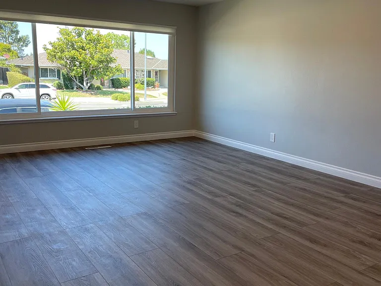 6572 Crown Blvd — Photo 16