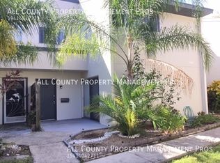 1064 Longfellow Cir, Sarasota, FL 34243