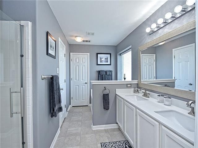 1st image of 424 Blackman Trl
