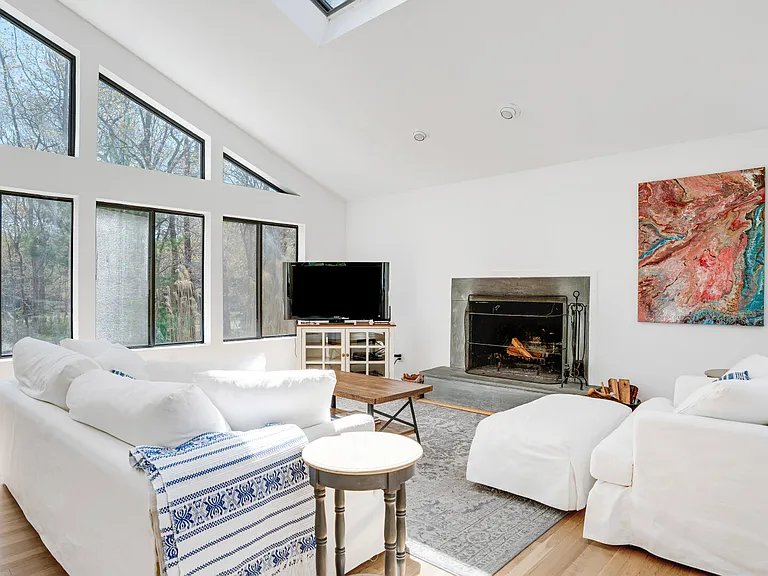 16 Red Fox Ln — Photo 3